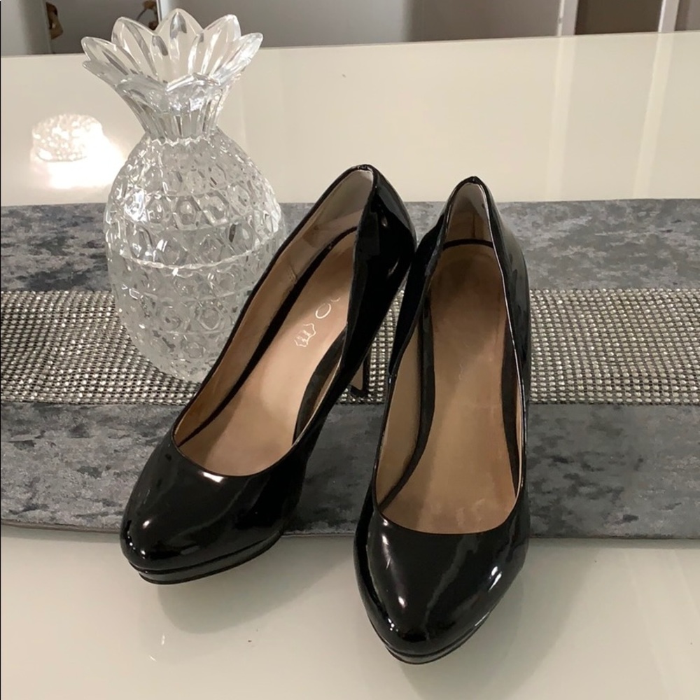 Aldo low platform round toe stiletto heels pumps